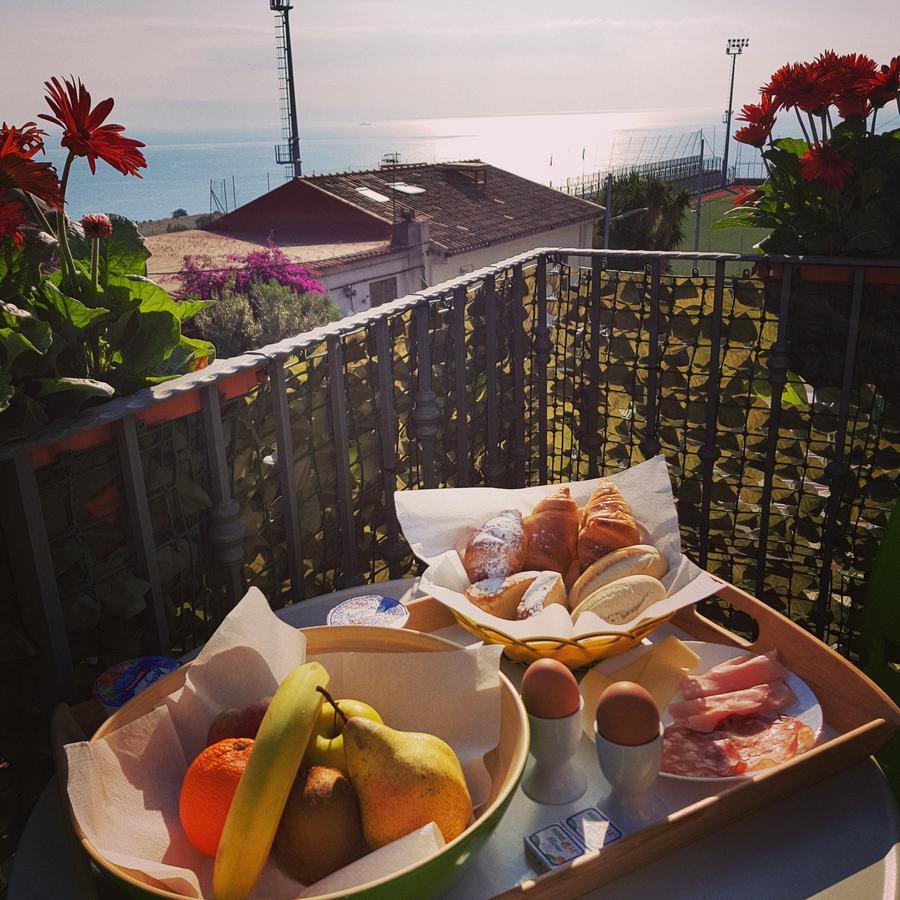 Casa Aurora Bed & Breakfast Taormina Exterior photo